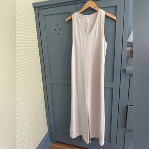 Lululemon off white midi with slit